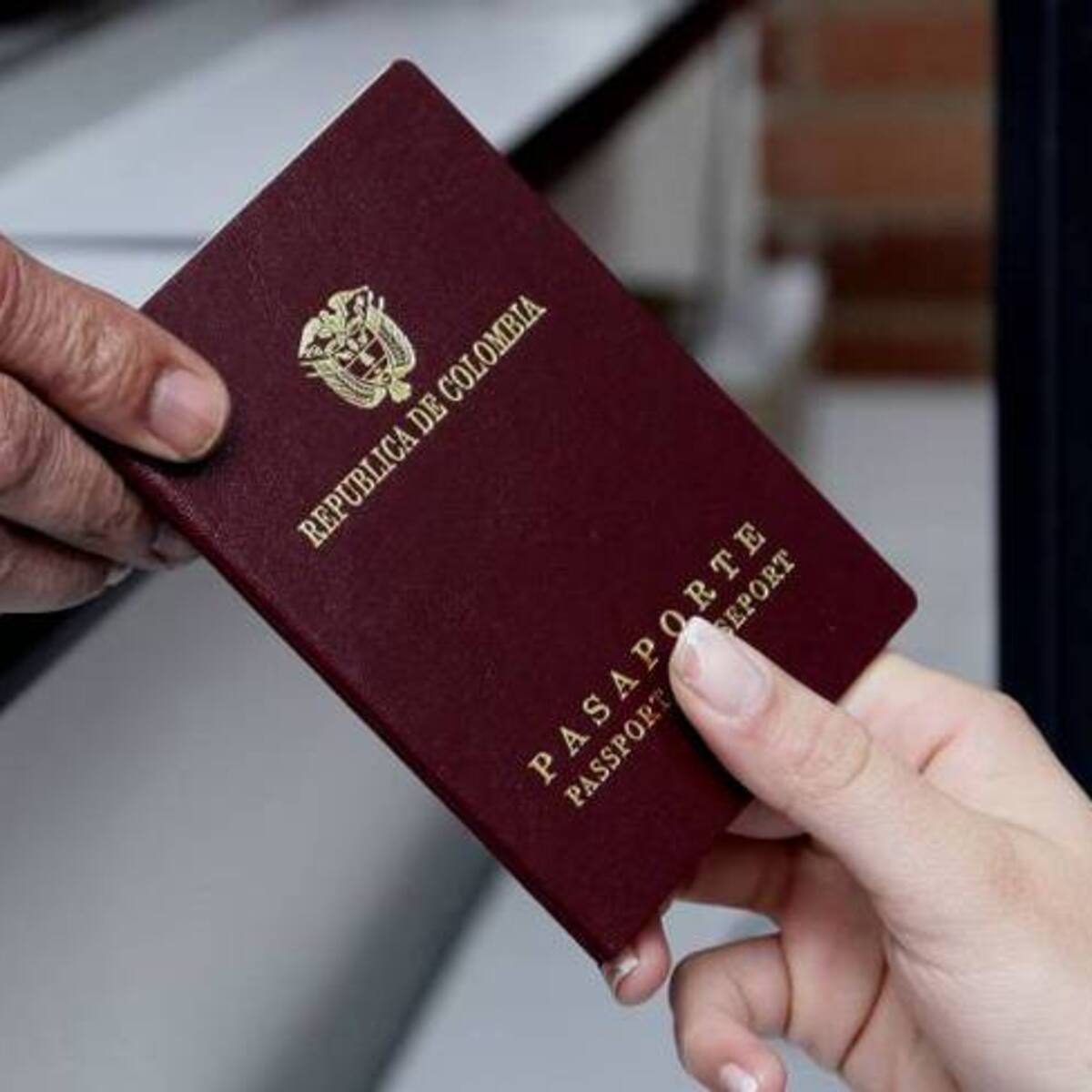 Cancillería pide ayuda a Procuraduría y Contraloría para solucionar lío con pasaportes
