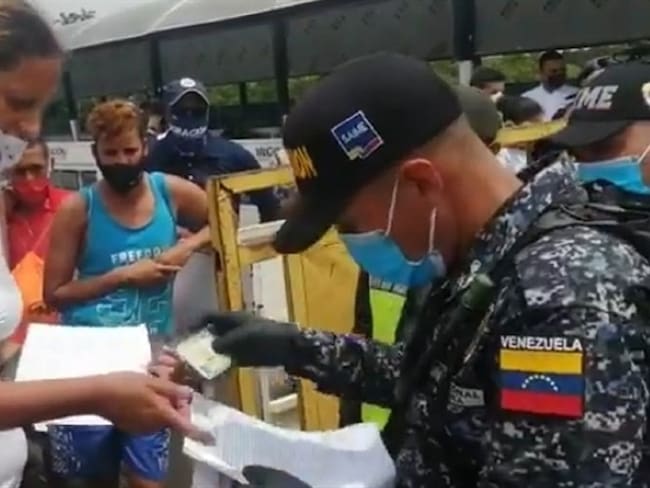 Autoridades permitieron el paso de  migrantes retornados hacia Venezuela
