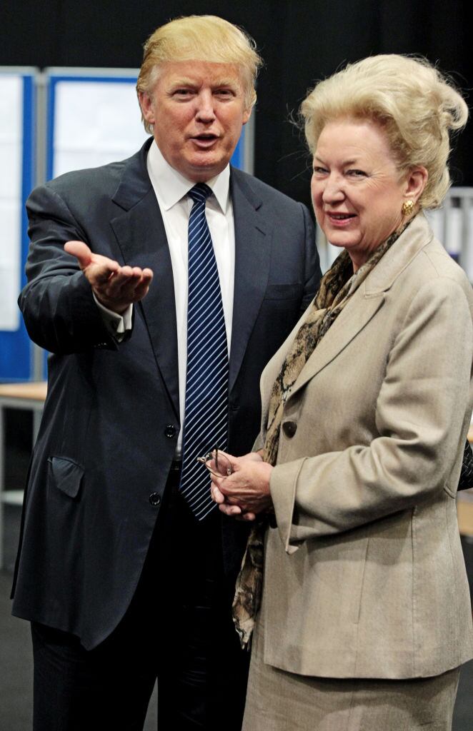 Donald Trump y su hermana Maryanne Trump. Foto: ED JONES/AFP via Getty Images.