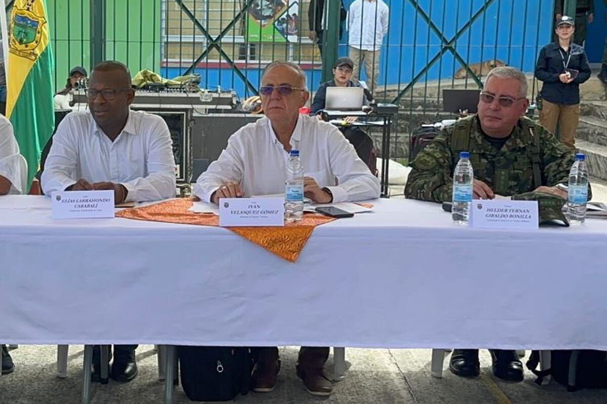 Iván Velásquez, Ministro de Defensa en Caldono, Cauca. Crédito: MinDefensa.