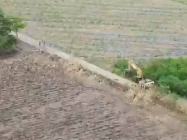 Militares venezolanos retienen a operario y maquinaria . Foto: Audrey Carrillo