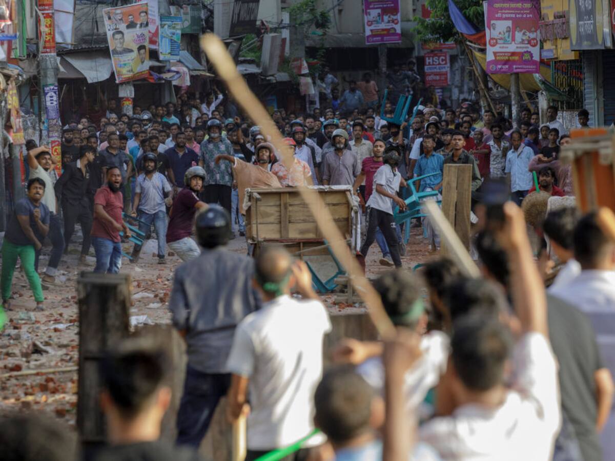 Manifestantes asaltaron una prisión y liberaron a cientos de presos, en Bangladés
