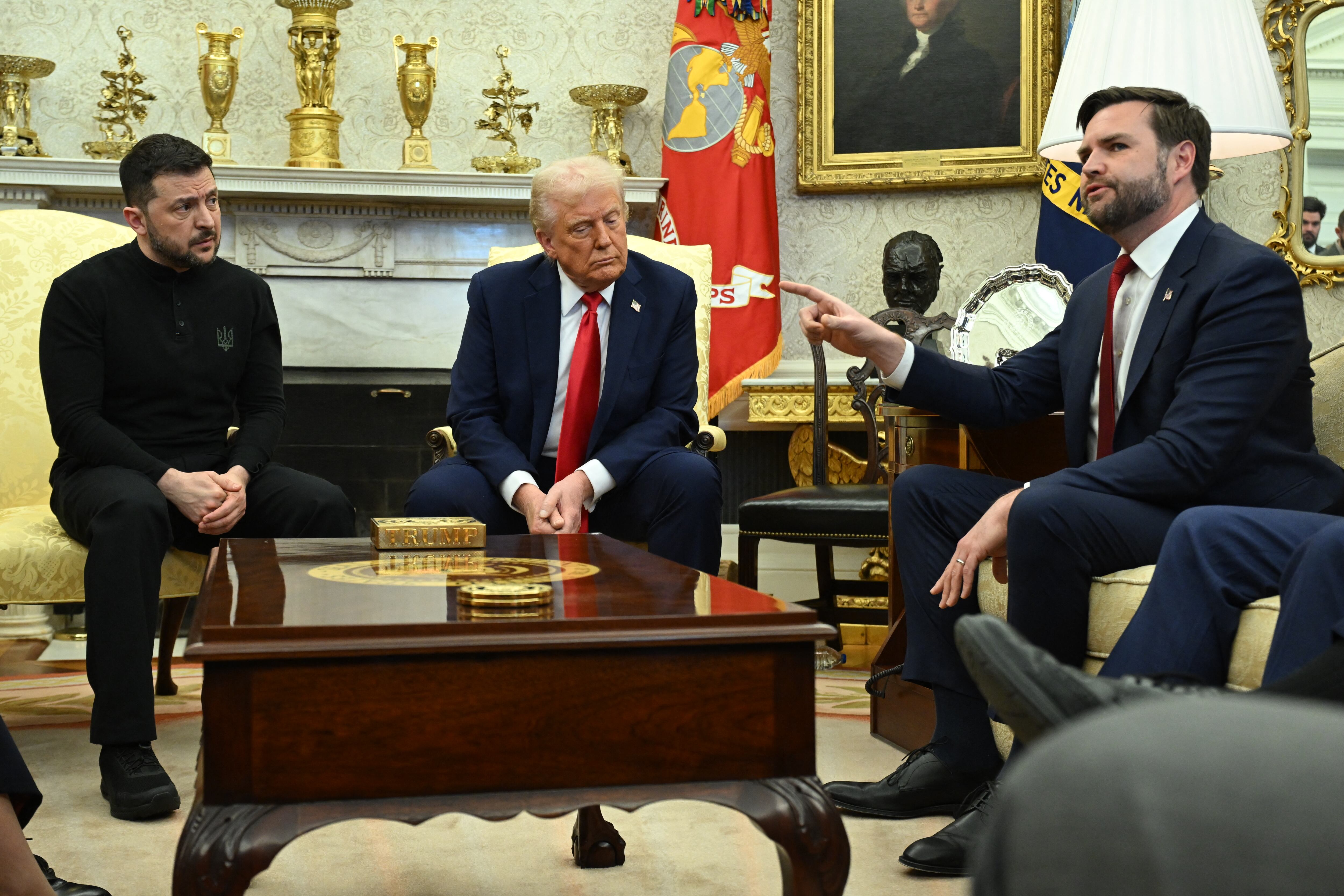 Donald Trump y Volodymyr Zelensky. FOTO: SAUL LOEB/AFP via Getty Images