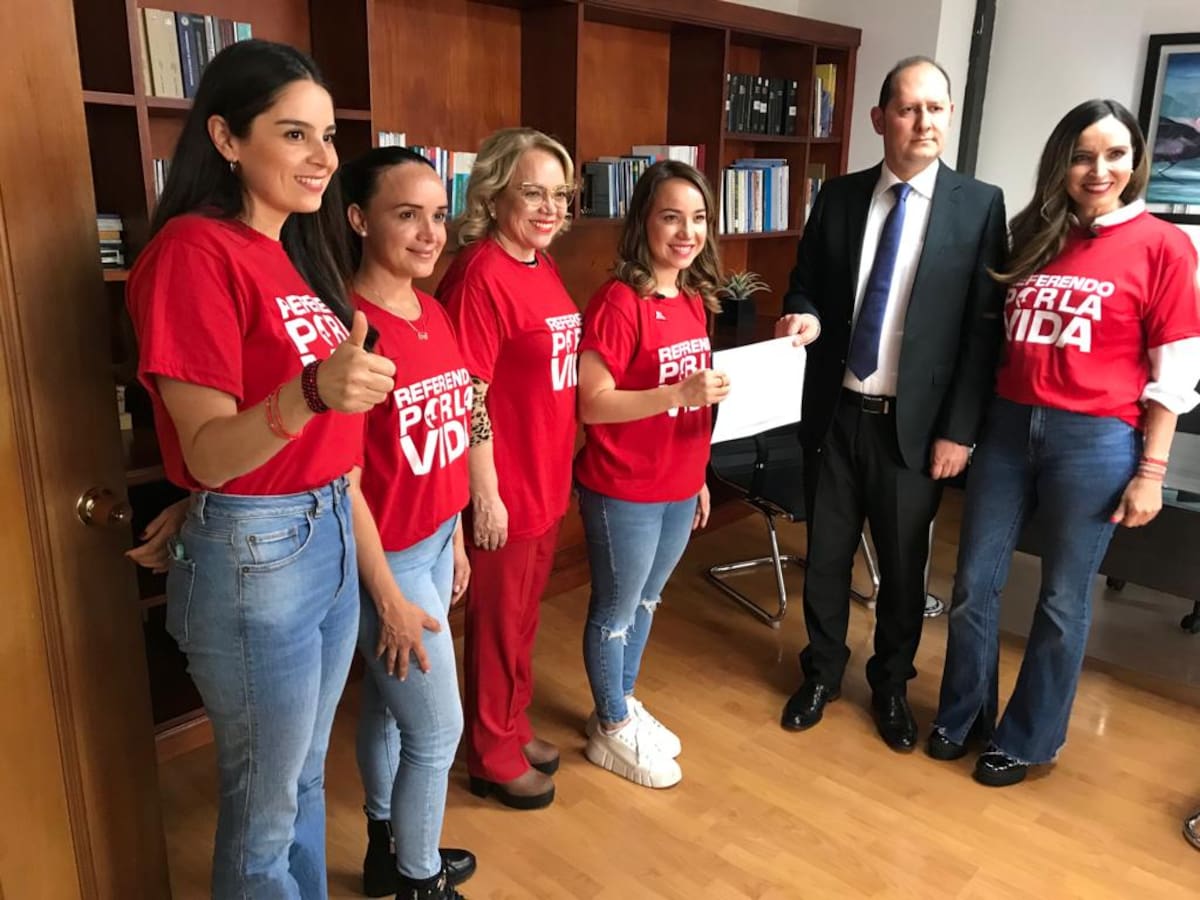 Candidatas liberales radican solicitud de referendo para respetar la vida desde la concepción