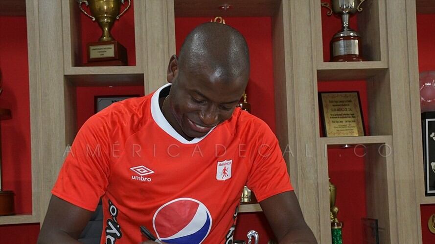 Adrian Ramos. Foto: Twitter / @AmericadeCali