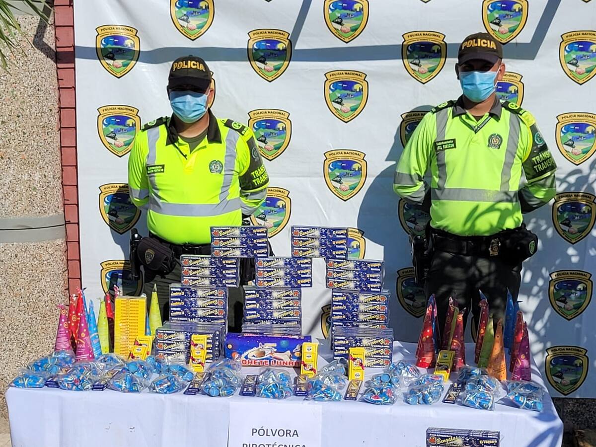 Incautan 2.200 unidades de pirotecnia en bus de servicio público en Santa Marta