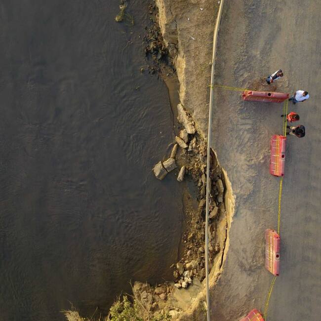 Busca atender emergencia en la vía Salamina- Palermo. Foto: Gobernación del Magdalena