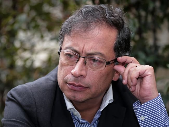 El senador señaló a Aval, Conalvías, Impregilo, Odinsa y varios funcionarios.. Foto: Colprensa