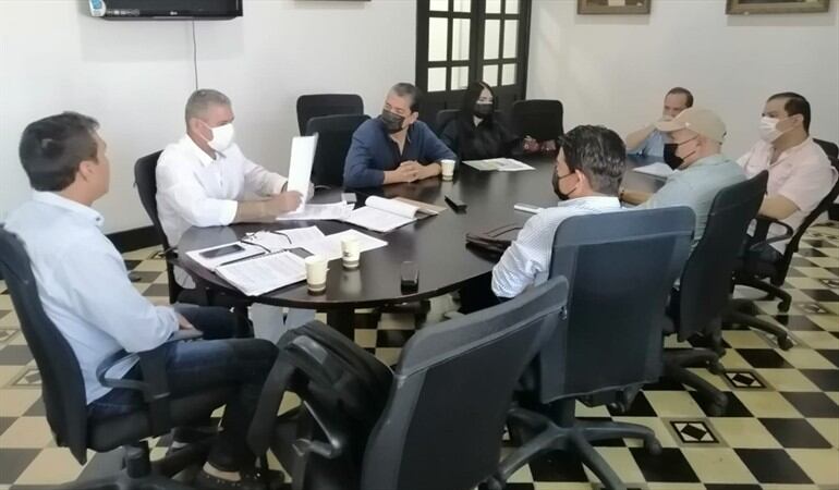 Un grupo de diputados del Magdalena denuncian que no entienden por qué la oposición se rehúsa a aprobar los proyectos que son para el beneficio de los magdalenenses. . Foto: Cortesía: Asamblea del Magdalena