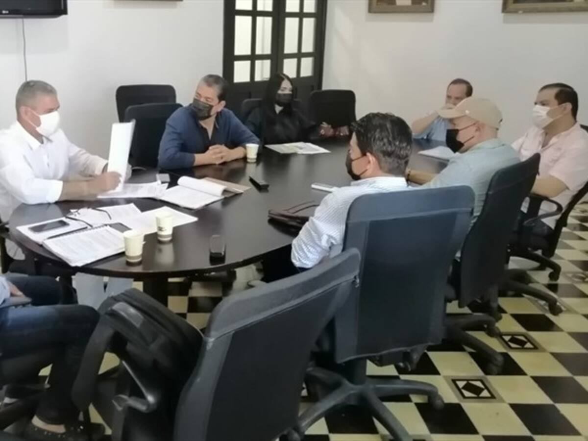 Pese a protestas en la Asamblea, diputados sesionaron sin la Mesa Directiva