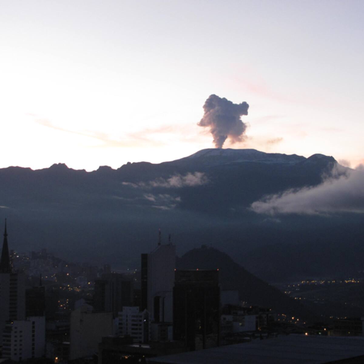 Volcán Nevado del Ruiz: ¿cuál es el riesgo si llega a hacer erupción?