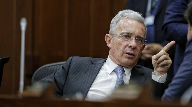 Álvaro Uribe (foto) y Andrés Pastrana pidieron al fiscal “ad hoc”, Leonardo Espinosa, investigar si Odebrecht financió las campañas de Juan Manuel Santos. Foto: Colprensa
