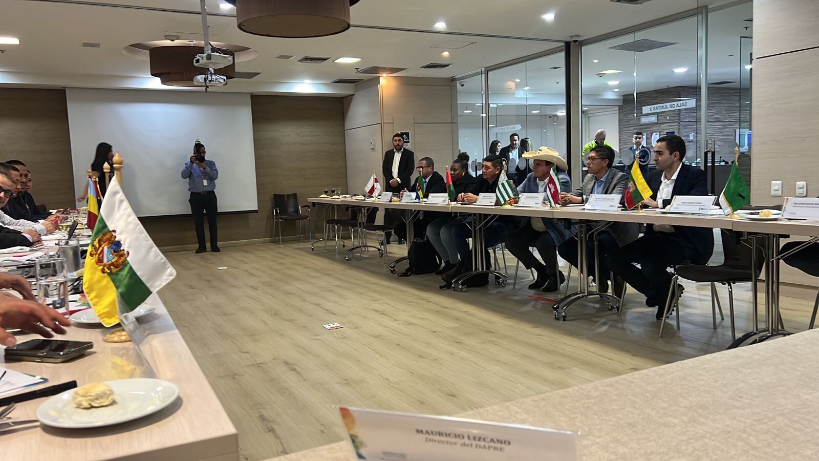 Gobierno se reunió con gobernadores del país. 28 de marzo. Foto: Twitter Oficial de Mauricio Lizcano (@MauricioLizcano).