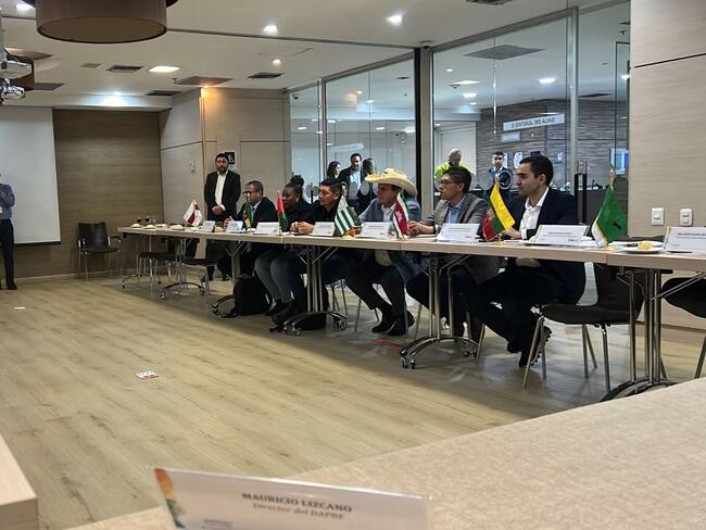 Gobierno se reunió con gobernadores del país. 28 de marzo. Foto: Twitter Oficial de Mauricio Lizcano (@MauricioLizcano).