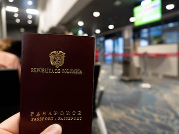 Sigue sin funcionar el sistema SITAC: Largas filas se presentan en las oficinas de pasaportes