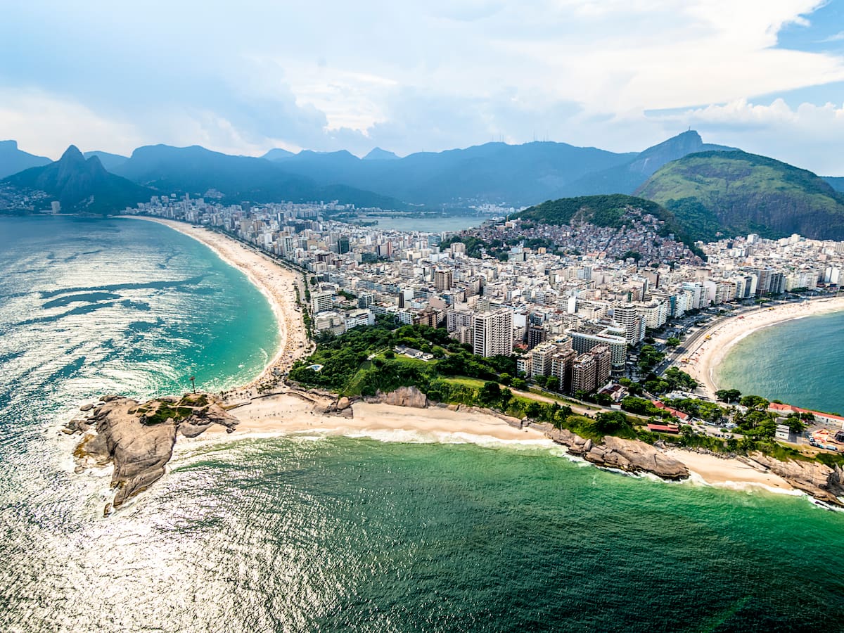 El único país de América del Sur que comparte frontera con 10 países y tiene 4 zonas horarias