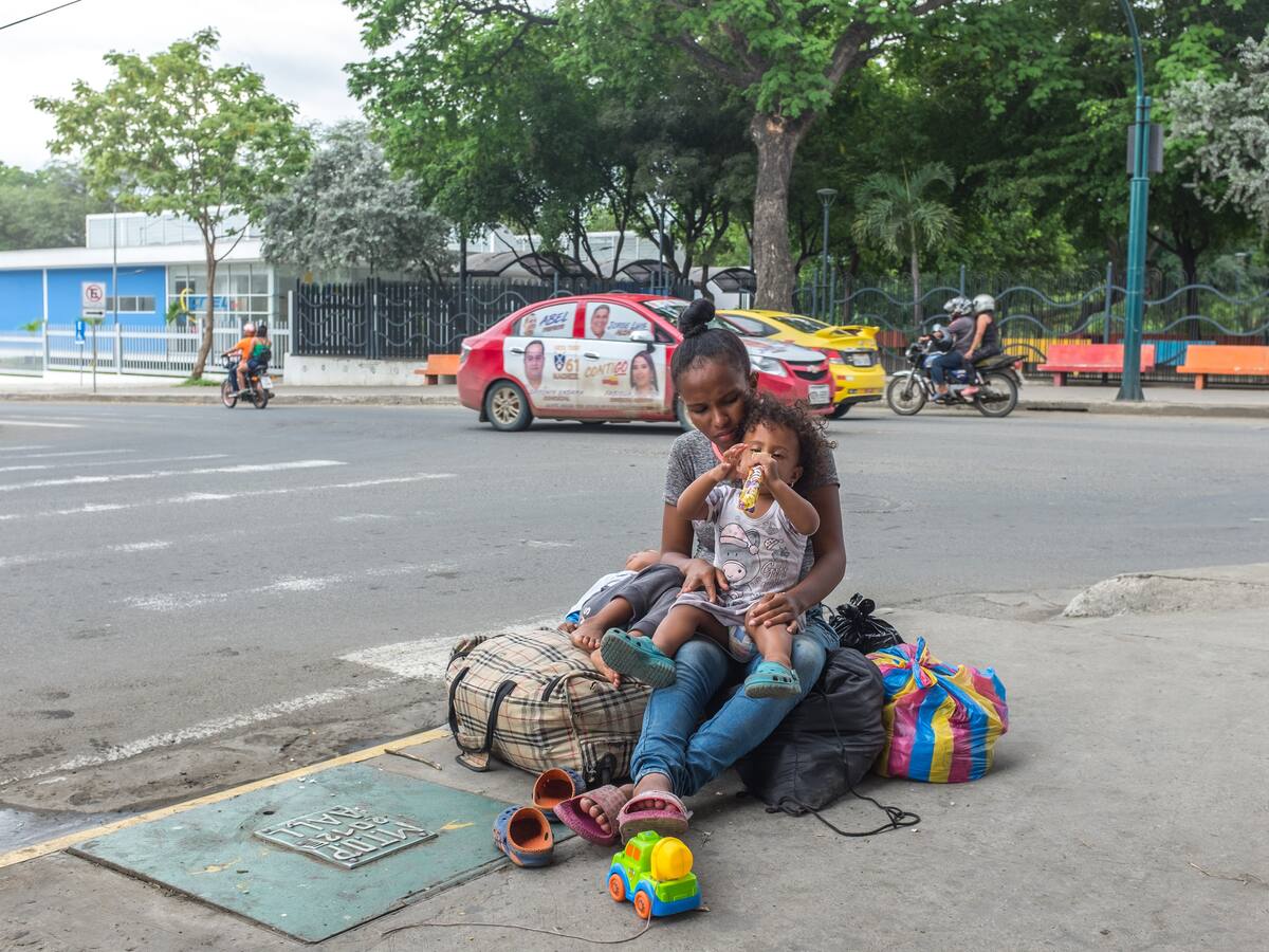 Desalojaron a 50 familias de migrantes venezolanos y colombianos de un edificio en EE.UU.