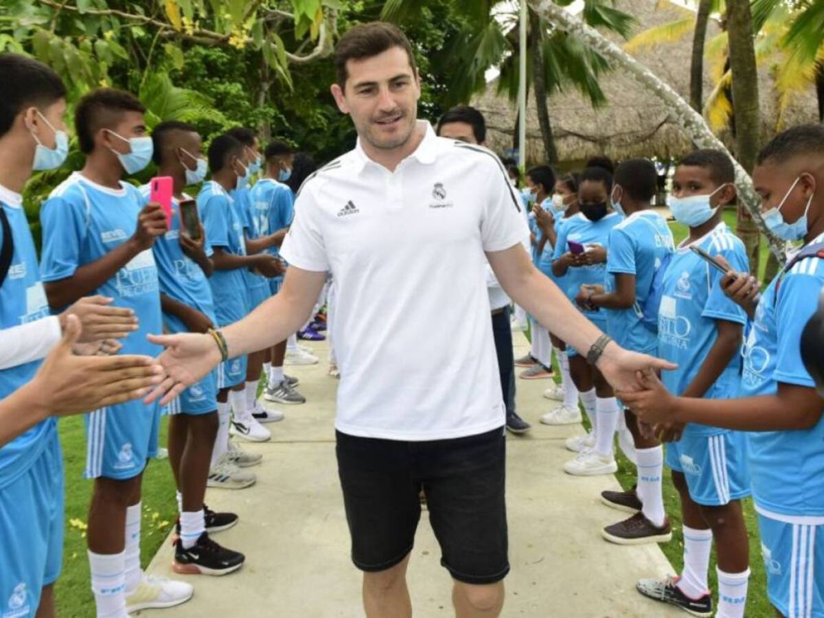 Iker Casillas compartió experiencia con niños cartageneros y se disfrutó La Heroica