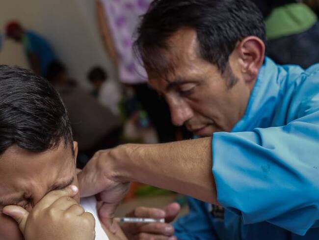 Vacunación menos de edad. Créditos: Colprensa