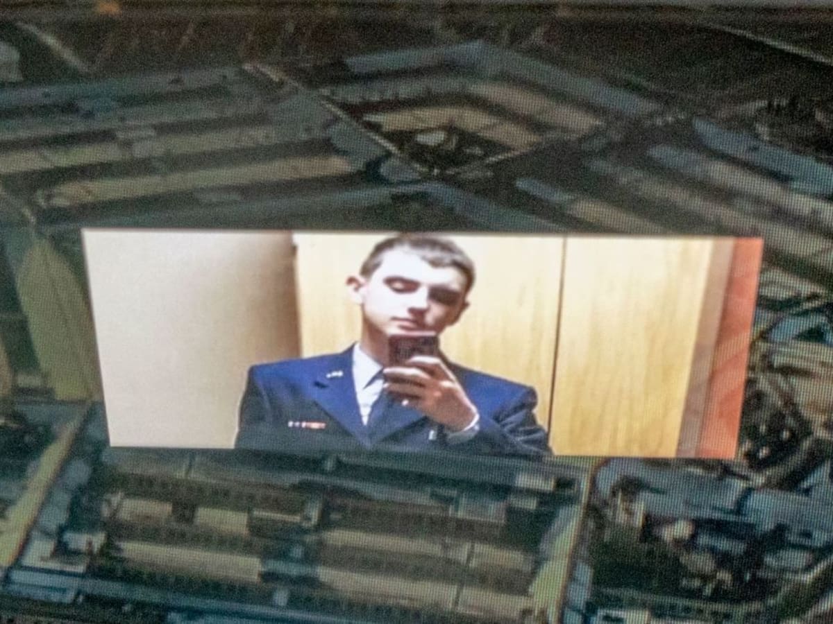 Acusado de filtrar secretos del Pentágono se declara culpable y afronta pena de 16 años