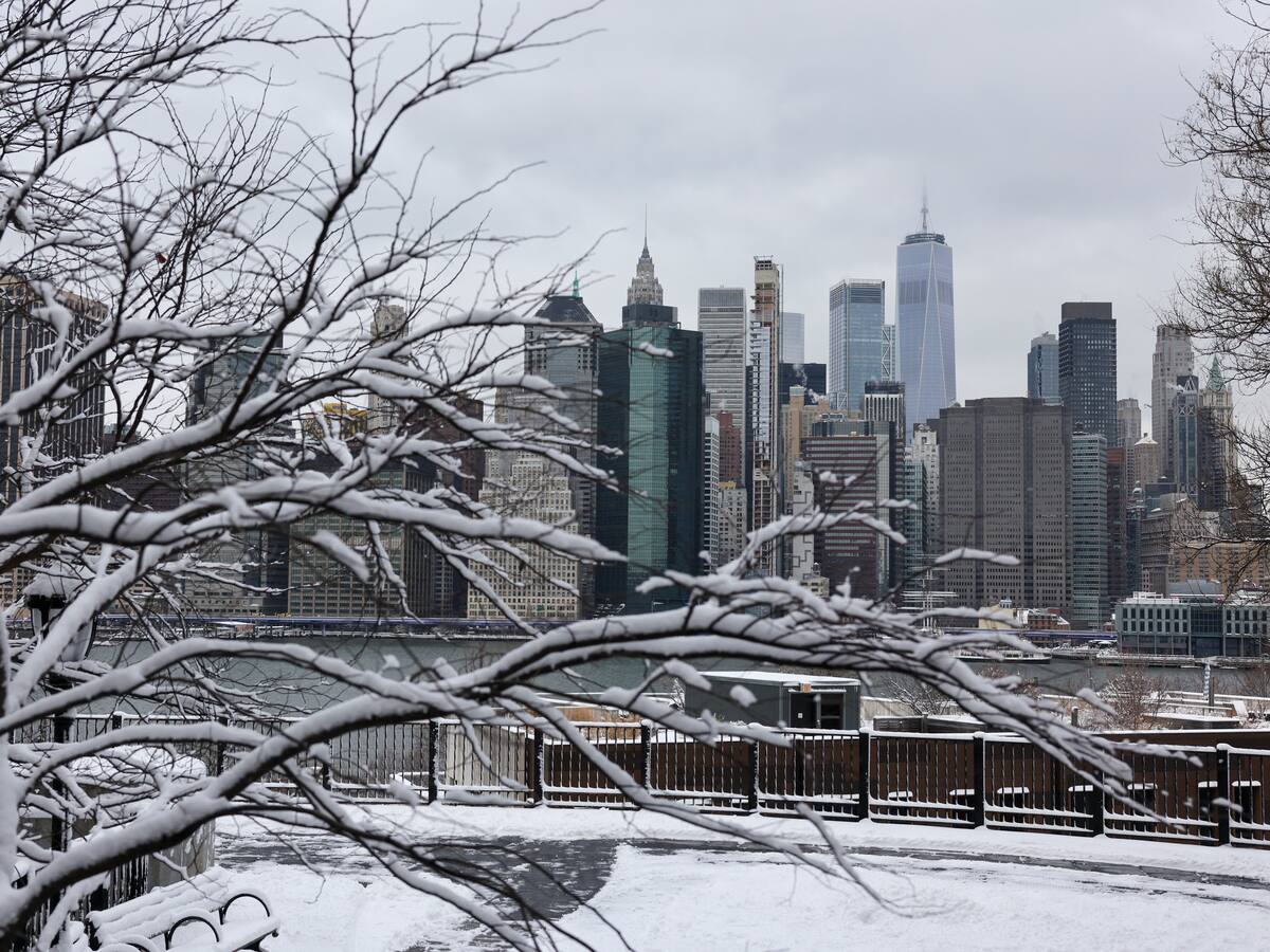 Miles de vuelos cancelados en todo EE.UU. por tormentas invernales en temporada navideña