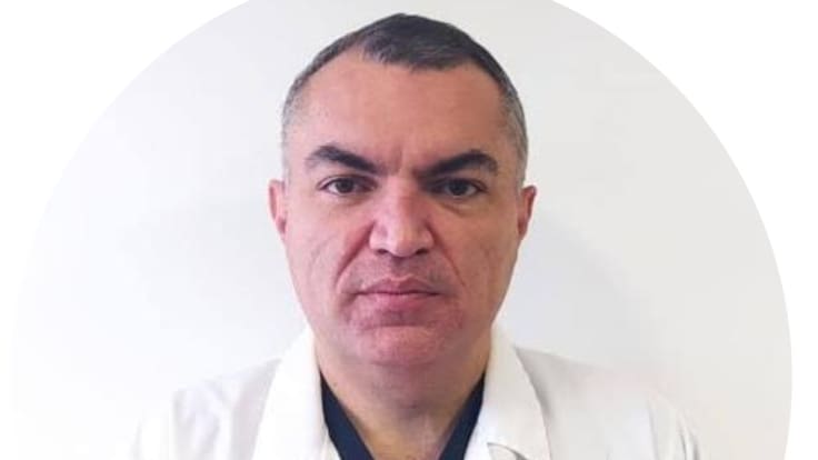 ¿Cuáles son los síntomas del cáncer de colon? Experto los explica