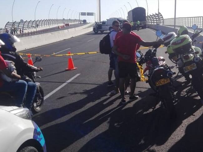 Fallece mujer arrollada por un tractocamión en el nuevo Puente Pumarejo. Foto: Cortesía