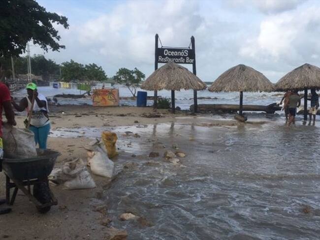 En Los Córdobas se reportan, de manera preliminar, cerca de 66 familias perjudicadas por mar de leva. Foto: Claudia Ruiz (W Radio)