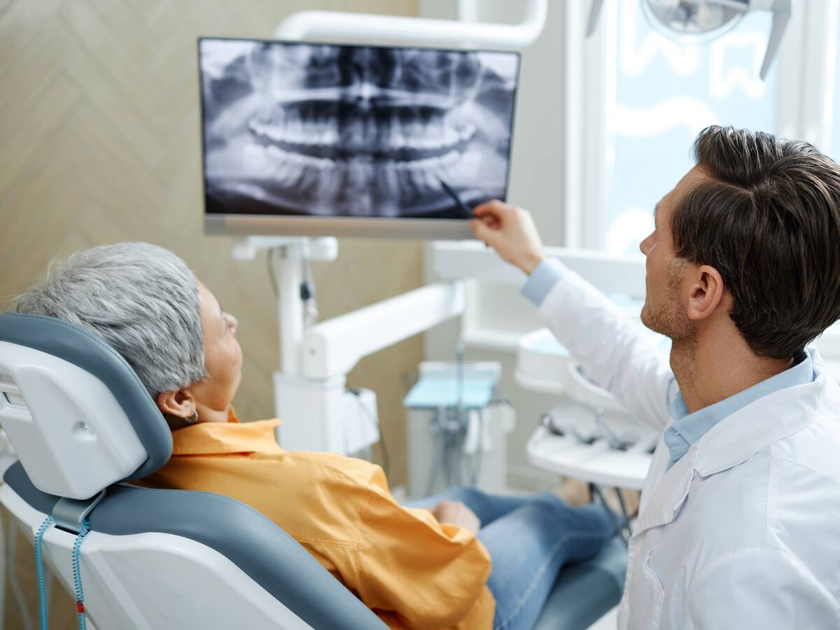 ¿Qué son y para qué sirven los implantes dentales?