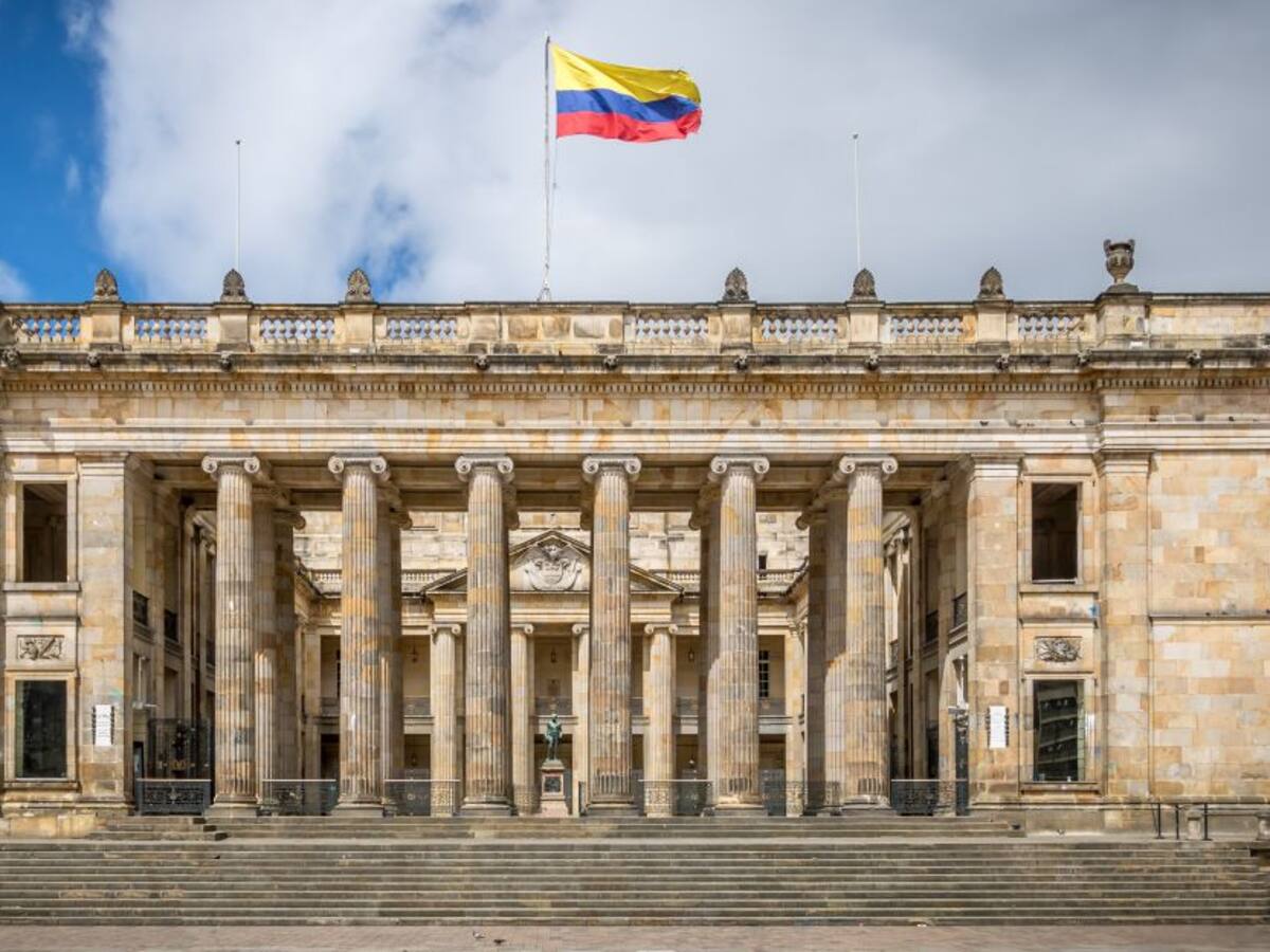 Duque dejó listo el aumento salarial de congresistas: quedó en más de $35 millones