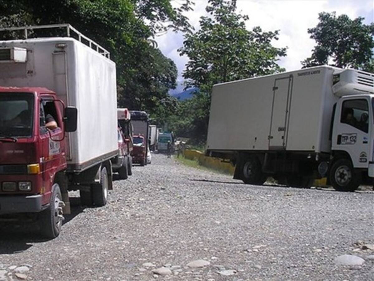 MinTransporte y SuperTransporte inician operativos contra carros de carga mal matriculados