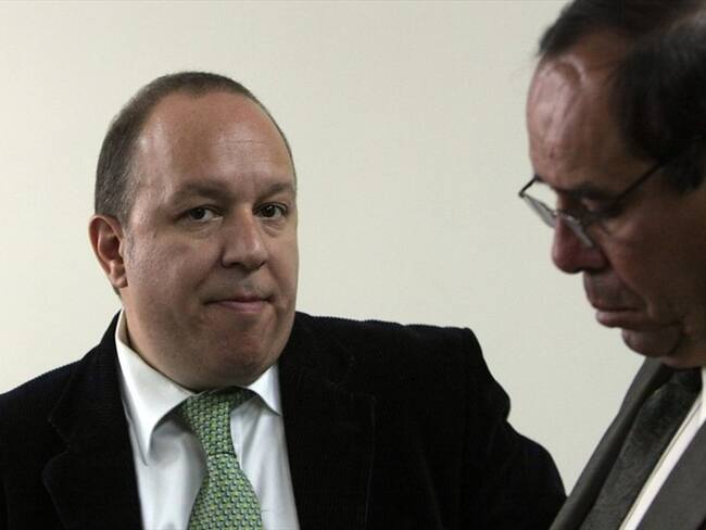 Camilo Bula deberá ofrecer excusas en un evento que será coordinado por la Fiscalía y la Procuraduría, además de comprometerse a que no volverá a delinquir. Foto: Colprensa / GERMÁN ENCISO