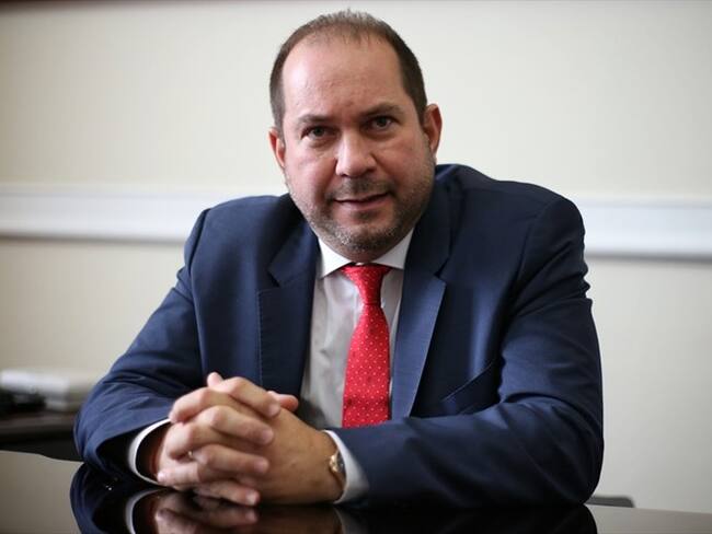 Presidente del Congreso propone disminuir en un 15% el salario de los legisladores