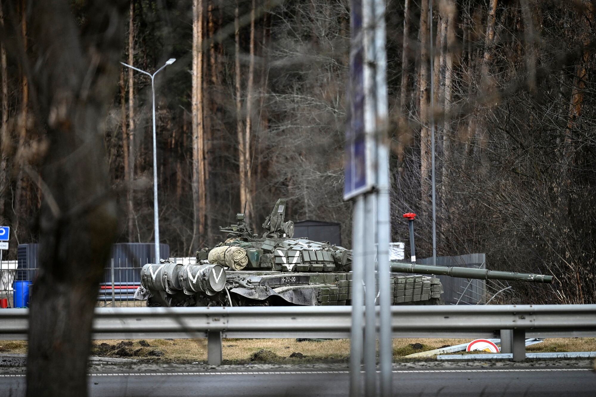 Tanque ruso en Irpin, ciudad al oeste de Kiev. Foto: AFP vía Getty Images