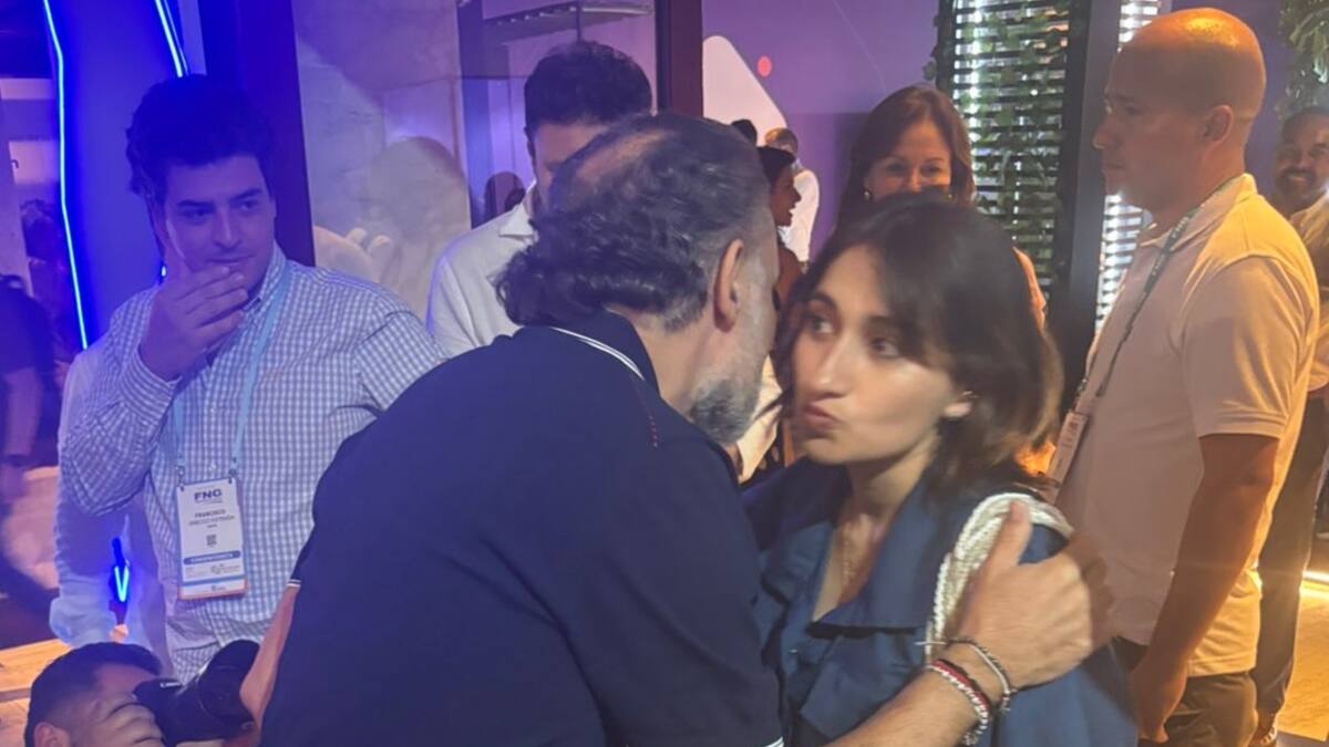 Así fue el saludo de Laura Sarabia y Armando Benedetti en la convención de Asobancaria