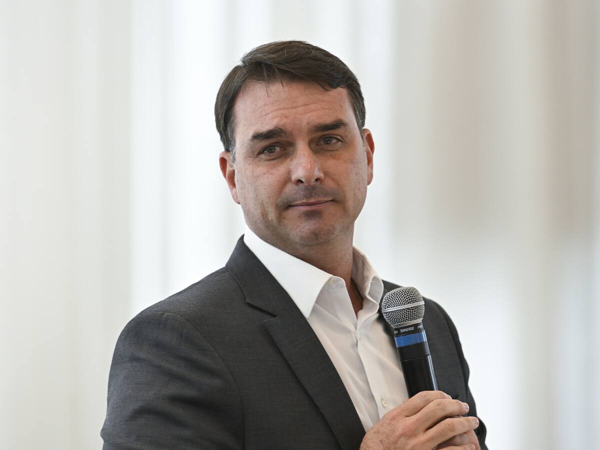 Hijo de Jair Bolsonaro será candidato a la presidencia de Brasil en 2026