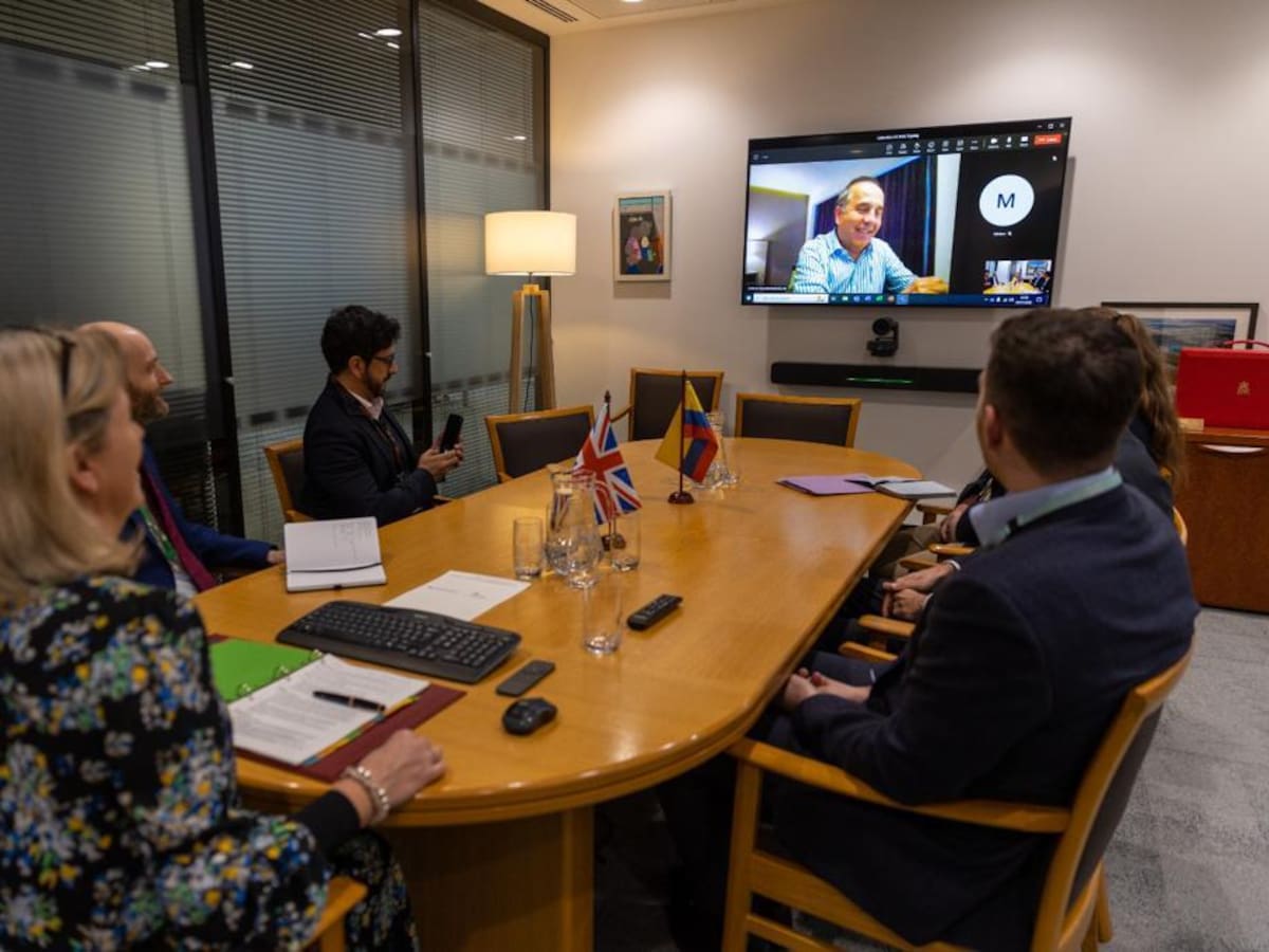 Acuerdo entre Colombia y Reino Unido para la reactivación ferroviaria nacional