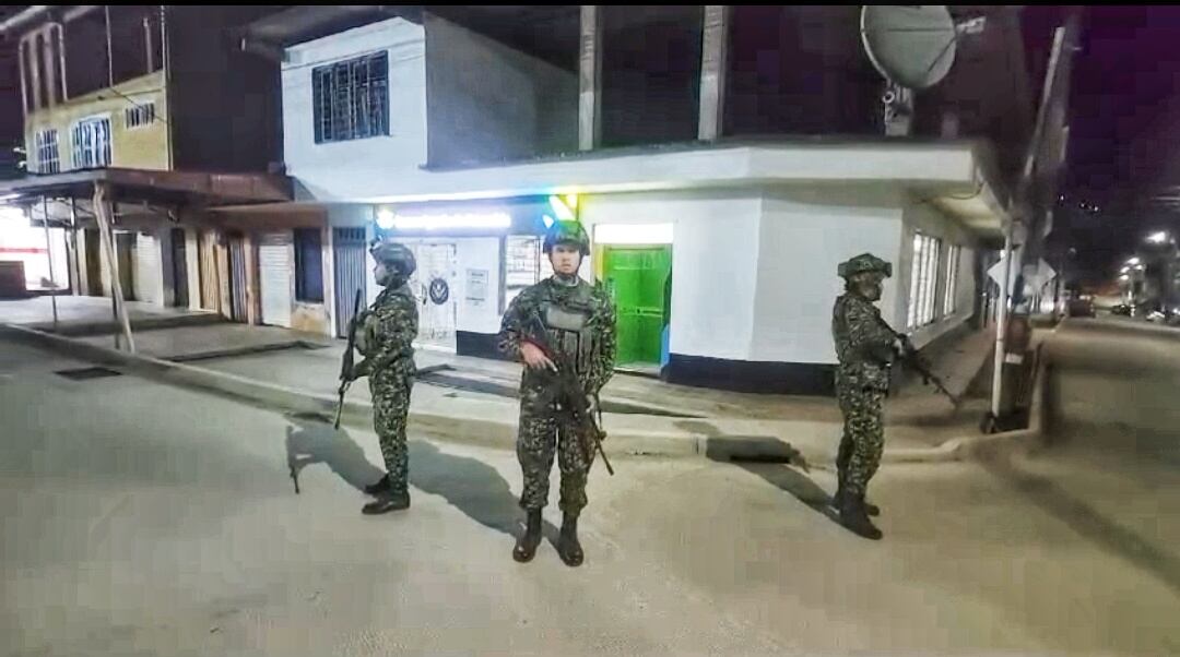 Tras la escalada violenta de la estructura Dagoberto Ramos, las tropas del Comando Apolo del Ejército Nacional activaron operaciones para retomar el control. Crédito Ejército Nacional.