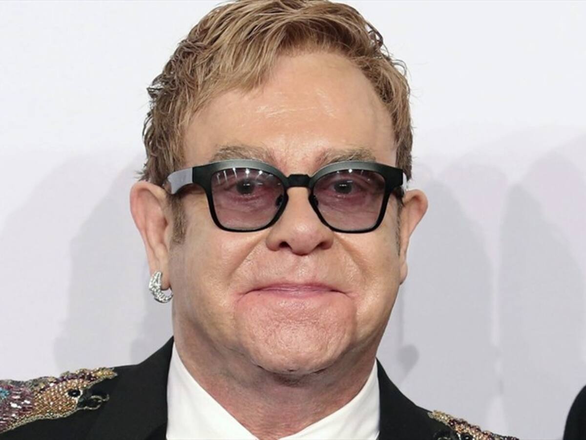 Elton John recibe premio por su lucha contra el sida