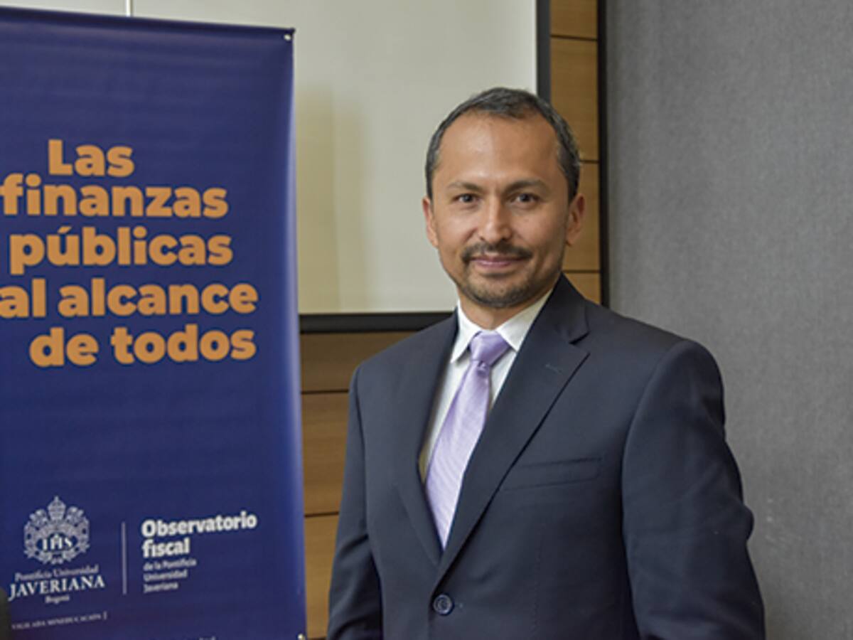 Director del Observatorio Fiscal de la Javeriana, Oliver Pardo, llega al MinHacienda