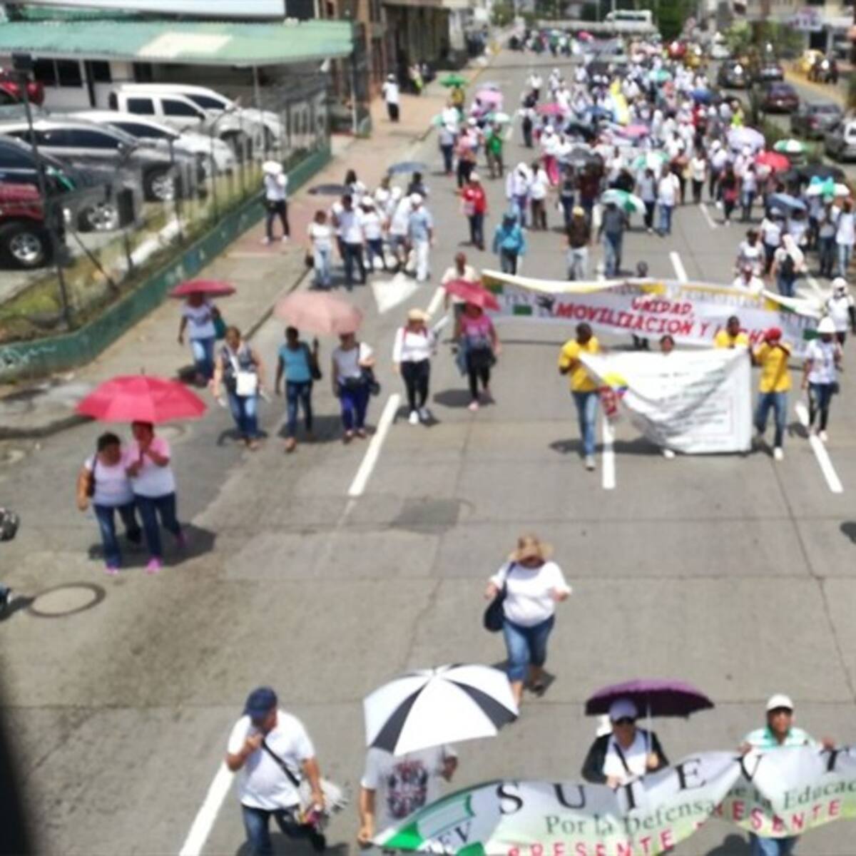 Docentes marcharon en favor de las reformas del Gobierno Nacional en Barranquilla