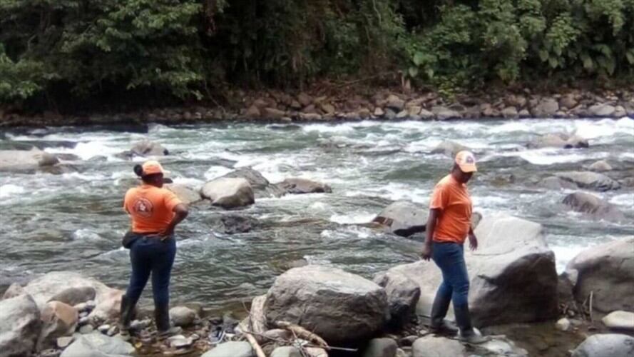 Madre e hija fueron arrastradas por el caudal de un río. Foto: Archivo (Oficial Defensa Civil Seccional Risaralda)