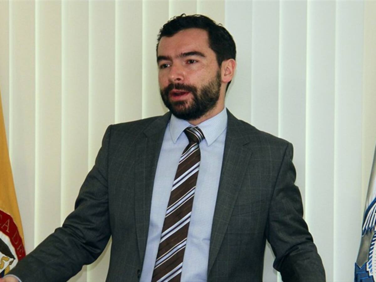 Camilo Rojas trabaja y asesora a Cambio Radical, partido que apoya a Lleras: Villamizar