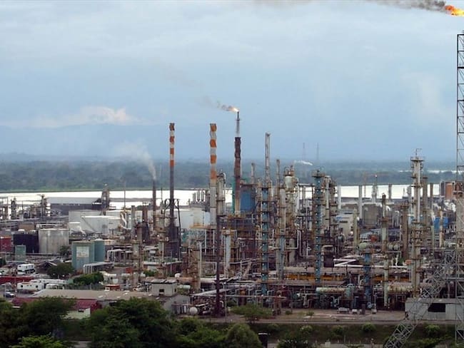 El MinMinas entregó parte de tranquilidad sobre la operación  de la refinería de Barrancabermeja. Foto: Colprensa