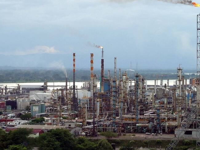 El MinMinas entregó parte de tranquilidad sobre la operación de la refinería de Barrancabermeja. Foto: Colprensa