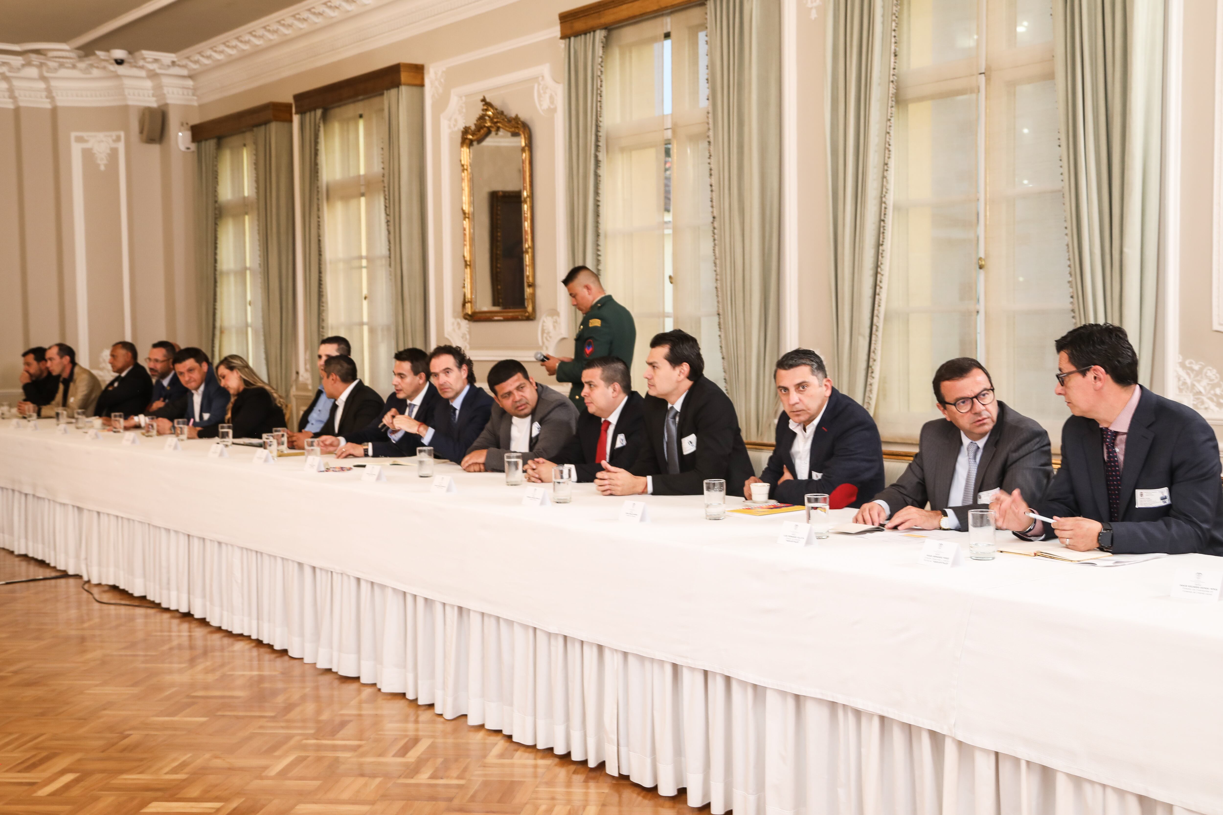 Presidente Gustavo Petro se reunió con alcaldes de ciudades capitales. Foto: Presidencia.