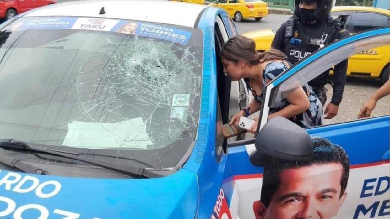 Carro de la candidata Estefany Puente. Foto: @DerechoaSaberDO