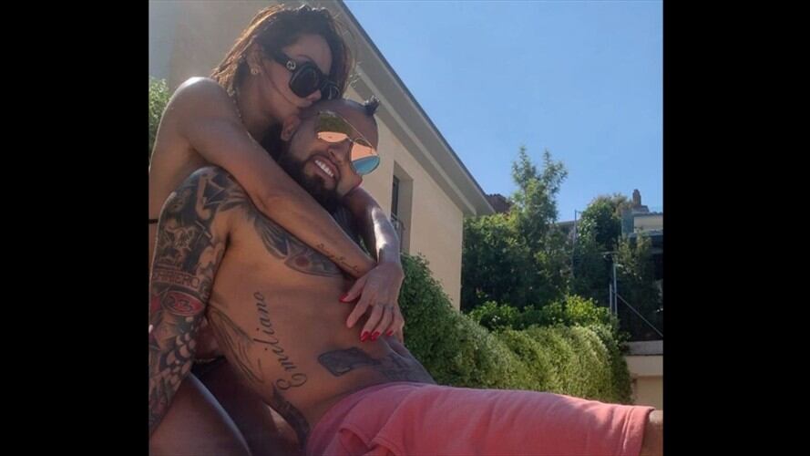 Nia Isaza compartió una foto en sus redes sociales en compañía de Arturo Vidal. Foto: Instagram niaisazaoficial