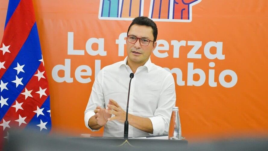 Se abrió una investigación disciplinaria contra Carlos Caicedo por su salida del país entre el 19 y el 26 de agosto sin haber anunciado al Ministerio del Interior. Foto: Gobernación del Magdalena