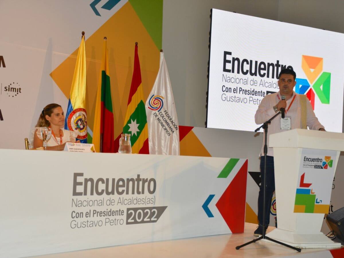 Ministros dejan plantados a alcaldes del país reunidos en Cartagena